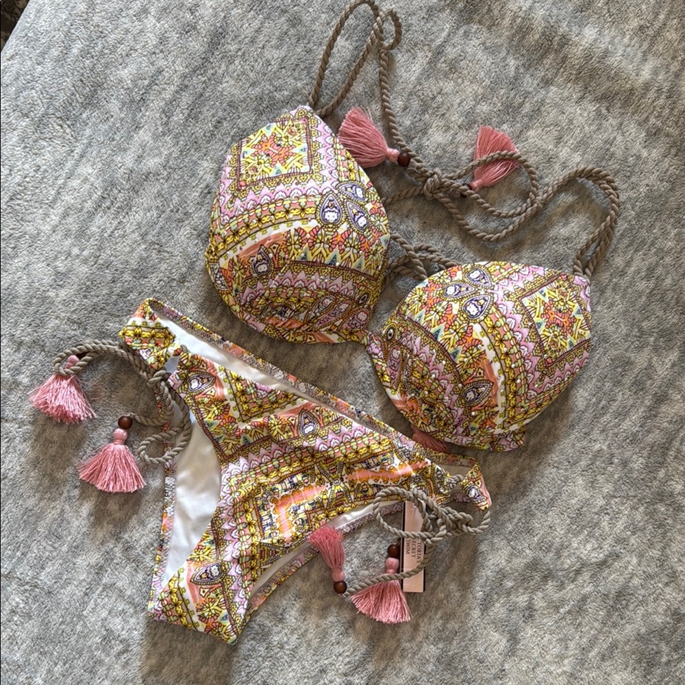Victoria’s Secret Bikini Set